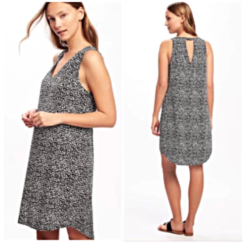 Old Navy Sleeveless Shift Dress